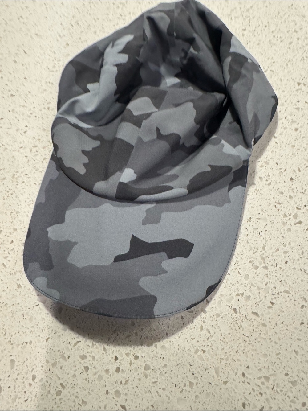 Lululemon’s Men S/M Fast and Free Running Hat Grey Camo  S/M